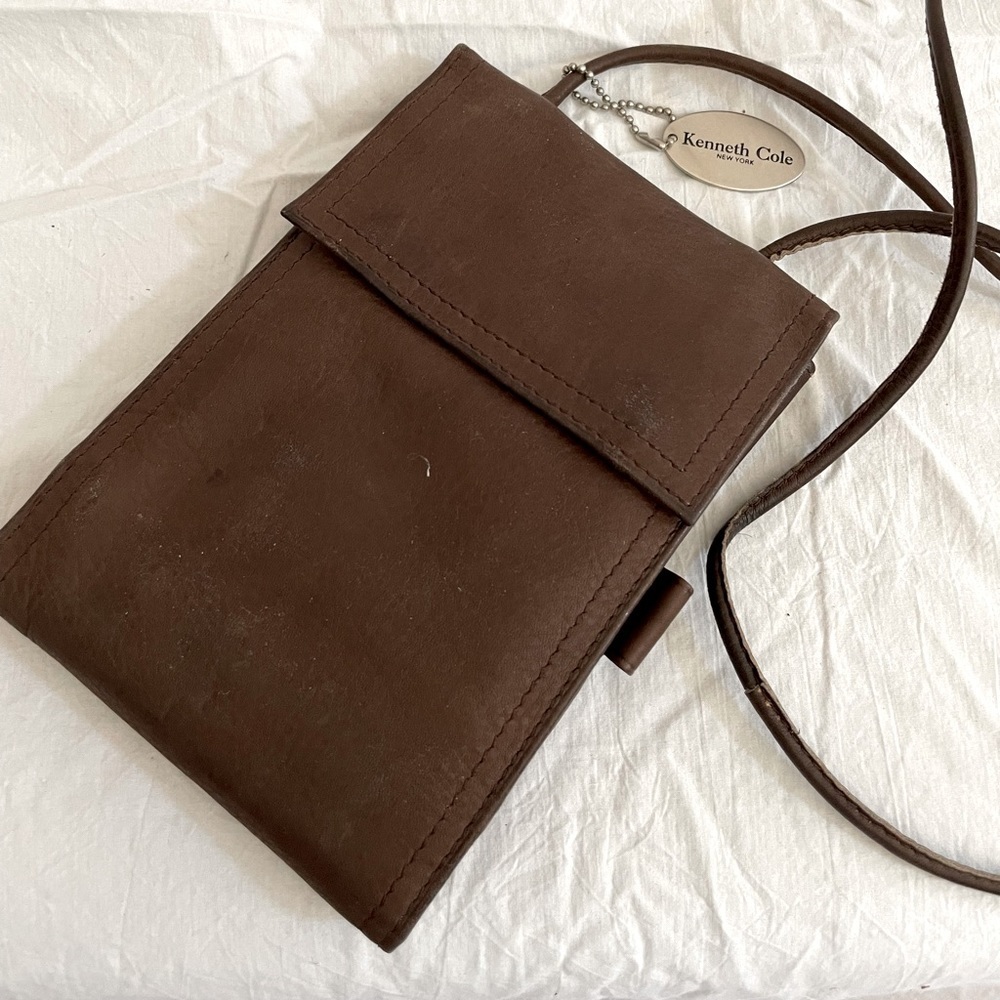 Keneth Cole Travel Crossbody